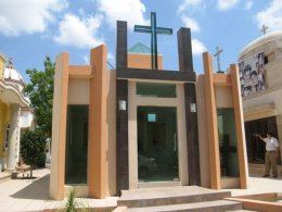 Мексиканские наркодельцы хоронят своих людей в мавзолеях (ФОТО)