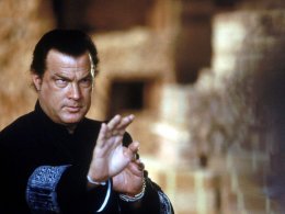 Стивен Сигал станет тренером американских школьников