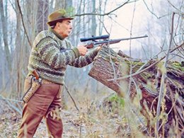 Леонид Брежнев стрелял в кабанов, а думал о работе (ФОТО)