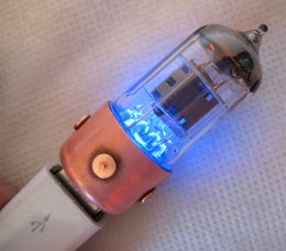 «Вакуумные» флеш-накопители в виде лампочек (ФОТО)