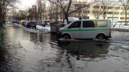 Из-за разрыва водопровода Оболонь превратилась в маленькую Венецию (ФОТО)