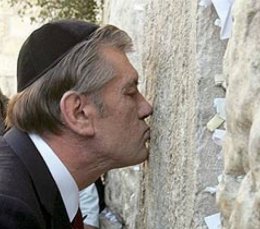 Сергей Бондарчук: "В партии полно"мертвых душ"