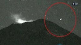 Над извергающимся мексиканским вулканом "засекли" НЛО (ВИДЕО)