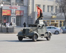 23 февраля по Харькову громыхала раритетная военная техника (ФОТО)