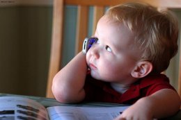 Украинские дети теперь смогут жаловаться на родителей по горячей линии