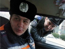 Инспектора ГАИ, читающего стихи, с работы не уволят Инспектора ГАИ, читающего стихи, с работы не уволят