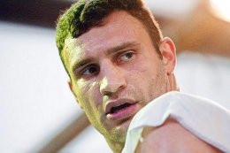 Боксеру и политику Виталию Кличко сделали операцию