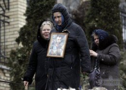 В честь 400-летия дома Романовых киевляне прошлись крестным ходом (ФОТО)