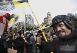 В честь 400-летия дома Романовых киевляне прошлись крестным ходом (ФОТО)