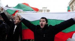 Уже месяц в Болгарии не утихают массовые демонстрации протеста (ФОТО)