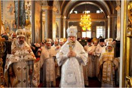 Куда идут церковные пожертвования или на чем ездит киевский протоиерей (ВИДЕО)