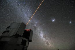 Три гигантских телескопа помогут разглядеть юную Вселенную (ФОТО)