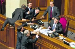 Регионалам нужна недееспособная Рада