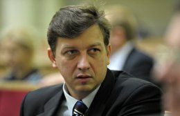 Народный депутат Олесь Доний обвиняет Яценюка в предательстве