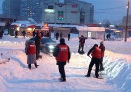 Пиар во время снегопада (ФОТО)