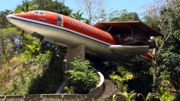 Как сделать жилье из старого самолета (ФОТО)