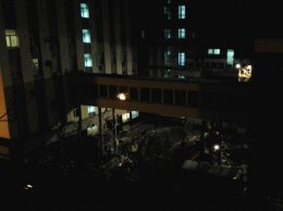 На строительстве Генпрокуратуры кран проломил крышу жилого дома (ФОТО)