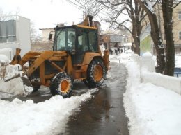 В Киев стягивают спецтехнику из семи областей