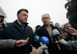Марш "Вставай, Украина!" в Черновцах собрал семь тысяч человек (ФОТО)