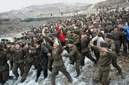 Северная Корея показала свою боевую мощь (ФОТО)