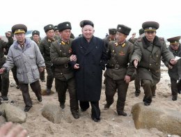 Северная Корея показала свою боевую мощь (ФОТО)