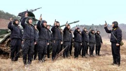 Северная Корея показала свою боевую мощь (ФОТО)