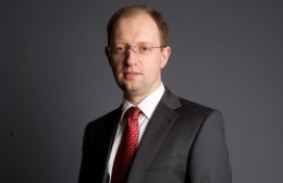 Арсений Яценюк: «Заседание, которое открыли депутаты от большинства – это пародия на ГКЧП и Дом-2»