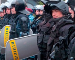 "Беркут" хорошо подготовился к встрече оппозиции (ФОТО+ВИДЕО)