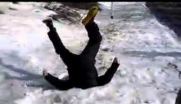 Убийца выбросился с седьмого этажа и попал точно в сугроб (ВИДЕО)
