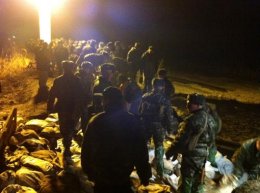 Под Киевом прорвало Бортническую дамбу с нечистотами (ФОТО)