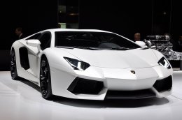 В Дубае полицейские будут патрулировать улицы на Lamborghini