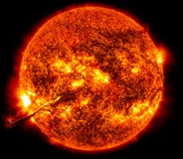 Сегодня вечером Землю накроет мощная солнечная буря