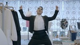 Кореец PSY, продолжает удивлять своим творчеством (ВИДЕО)