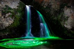 Неоновые водопады Северной Калифорнии (ФОТО)
