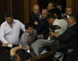 Поведение украинской оппозиции шокирует СНГ