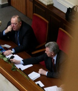 Наша песня хороша... Депутатов опять поймали на «кнопкодавстве» (ФОТО)