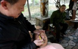 Восток - дело тонкое. Или "бритье глаз", чтобы увидеть истинную красоту жизни (ФОТО)