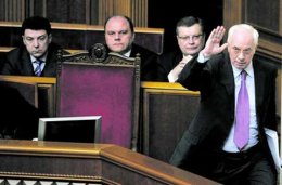 Сумеют ли Яценюк с Тягнибоком снять с должности Азарова