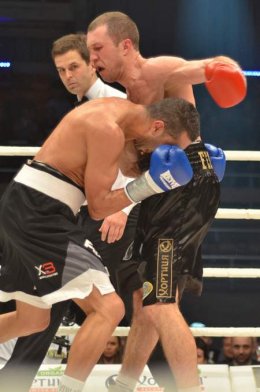 Сергей Федченко побил Карима эль Уазгари (ФОТО)