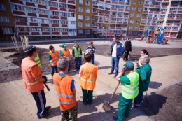 Сын Януковича озеленил Киев (ФОТО)