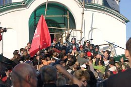 «Свободовцы» и «ударовцы» пытались захватить храм МП (ФОТО)