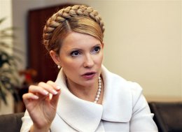 Тимошенко отказалась смотреть "сфальсифицированное видео" из зала суда (ВИДЕО)