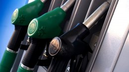 Снижение цен на бензин в Украине начнется в начале мая