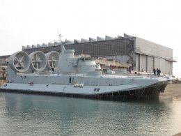 Украина отправила в Поднебесную крупнейший в мире корабль-амфибию (ФОТО)