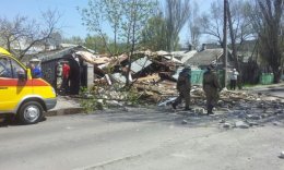В Бердянске взлетел на воздух жилой дом (ВИДЕО)