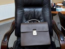 Почему власть убирает мэров в Украине