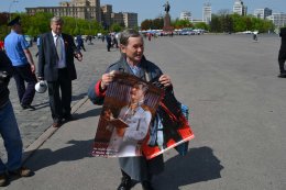 Харьковские трудящиеся вышли на первомайскую демонстрацию (ФОТО)