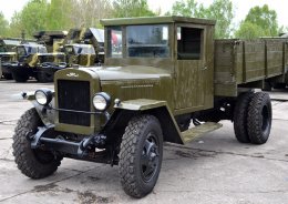 В Херсоне торжественно открыли памятник автомобилю времен ВОВ (ФОТО)