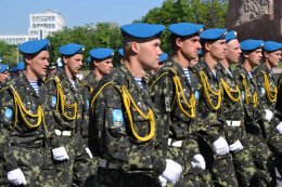 Харьковчане принесли на площадь Свободы фотографии военных лет (ФОТО)