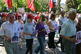 Харьковчане принесли на площадь Свободы фотографии военных лет (ФОТО)